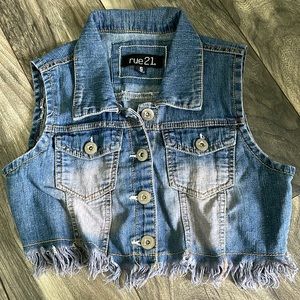 Women’s cropped jean jacket light weight